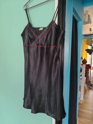 Nuisette noire satin liseré - nuisette,