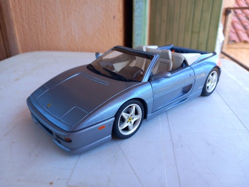 Hot wheels ferrari f355 - 1/18,