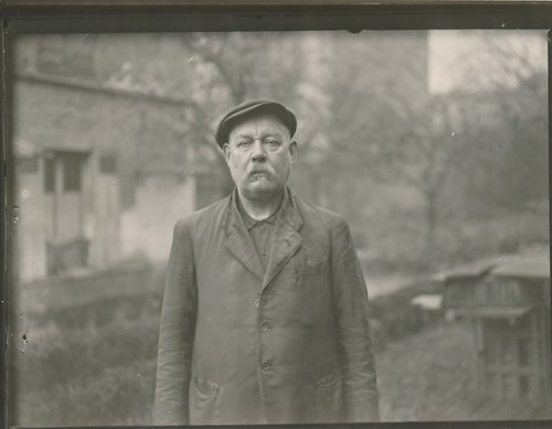 Monsieur danelly ouvrier - monsieur,