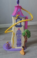 LA TOUR DE RAIPONCE + 2 FIGURINES