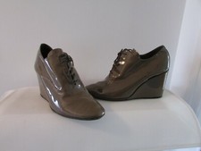 chaussures bottines compensées repetto cuir verni taupe pointure 37