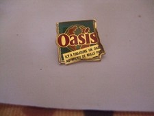 PINS  BOISSON  OASIS   IL Y A TOUJOURS OASIS AU MILIEU DE NULLE PART