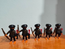 LOT PLAYMOBIL FIGURINES