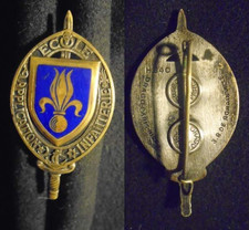 INSIGNE MILITAIRE – ÉCOLE D'APPLICATION DE L'INFANTERIE-DRAGO ROMAINVILLE-H 340