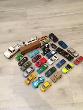 Lot d anciennes voitures