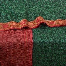 Tissu sari indien imprimé pure soie vert/rouge foncé sanscrit vintage