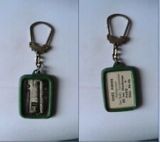 porte-clés Chez Pierre restaurant, Maubeuge Paris, Peugeot 203 (pc)