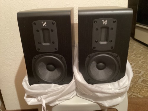 Quad bookshelf speakers - s-2,