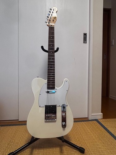 Squier fender affinity - by,
