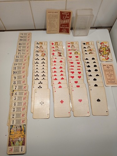 Jeu cartes tarot - jeu,