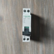 Disjoncteur DT40 Schneider C2A A9N21020 230V