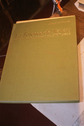Faience nevers et le - de,