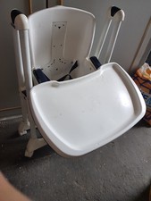 Chaise haute peg perego inclinable et relevable sans rembourrage à roues