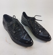 VALENTINO GARAVANI PATENT LEATHER EYELET TRIM SHOES, EU37
