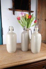 Lot de 3 Bouteilles Anciennes en Grès - Forme Triangulaire, H 29 cm