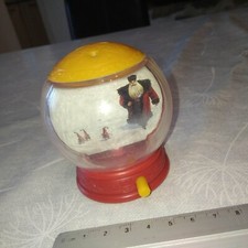 PREMIUM TOY - McDonald's 2012 - Les cinq légendes - boule magique du Père Noël