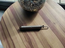 Petite seringue / pompe à huile, graisse, en métal, vintage