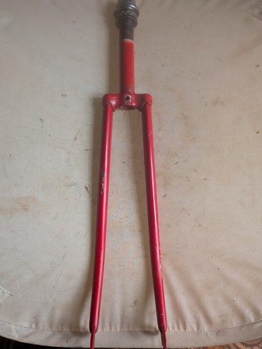 Fourche acier rouge - , raymond