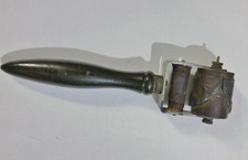 TRES ANCIEN TAMPON AVEC MANCHE