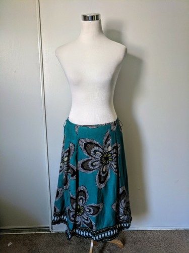 East 5th size skirt above - east,