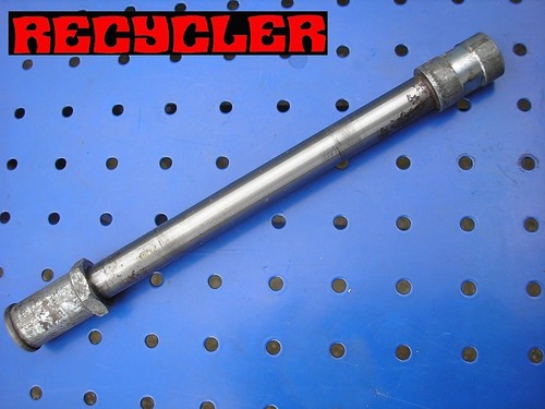 Front wheel axle 650 - front, cb