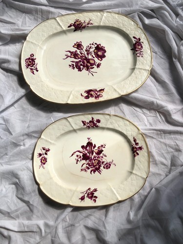 Grands plat en - , porcelaine
