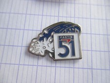 pin's PASTIS  51  (boisson  vague )