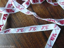 MERCERIE galon 8 initiales tissée rouge JT @rubbon