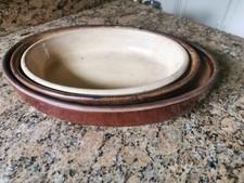 Vieux plats à gratin, moules