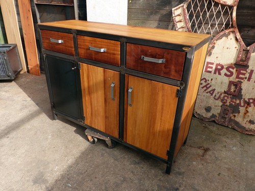 Buffet industriel mètal - , iroko