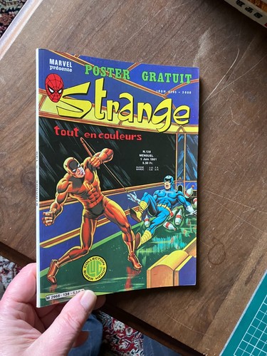 Petit format comics strange - petit,