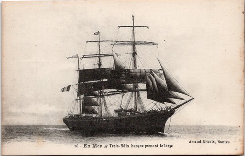Carte postale bateau - /,