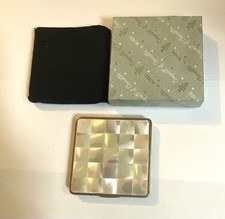 Poudrier KIGU OF LONDON -