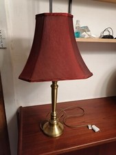 Belle lampe laiton  bordeaux