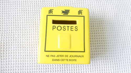 Tirelire publicitaire - , en