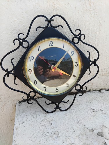 Ancienne horloge vedette - ancienne,