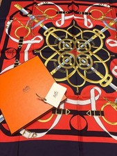 Écharpe en soie HERMÈS