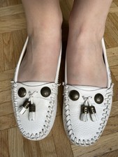 Mocassins Fairmount blancs lacés avec ponpons en cuir souple taille 36