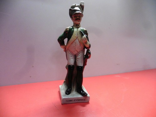 Statue porcelaine soldat - en,