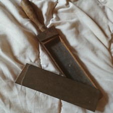 Etui affûtoir pour coupe-chou