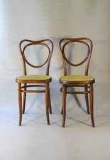 Fausse paire de chaises