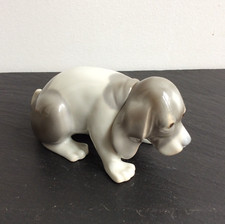 Sujet Chien Porcelaine dans le gout Royal Copenhague
