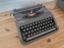 Machine À Écrire MONTANA LUXE 1950 Vintage Military Kaki Green Finish Rare