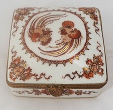 Boîte/bonbonnière carrée, Le Tallec à Paris, décor coqs, très bon état.