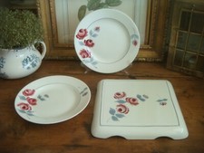 Dessous de plat + 2 assiettes