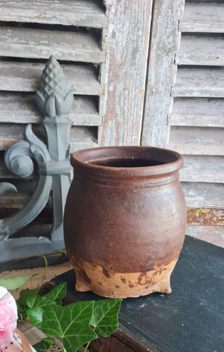 Ancien pot pied faisselle - a,