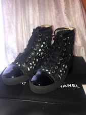 NIB CHANEL Floral Cutout