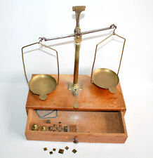 JOLIE ANCIENNE BALANCE TREBUCHET DE PHARMACIE DE VOYAGE, AVEC BOITE POIDS, XIXe