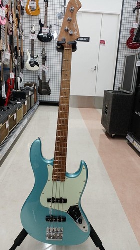 Guitare basse électrique