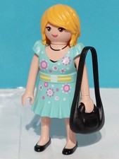 PLAYMOBIL FIGURINE FEMME FILLE